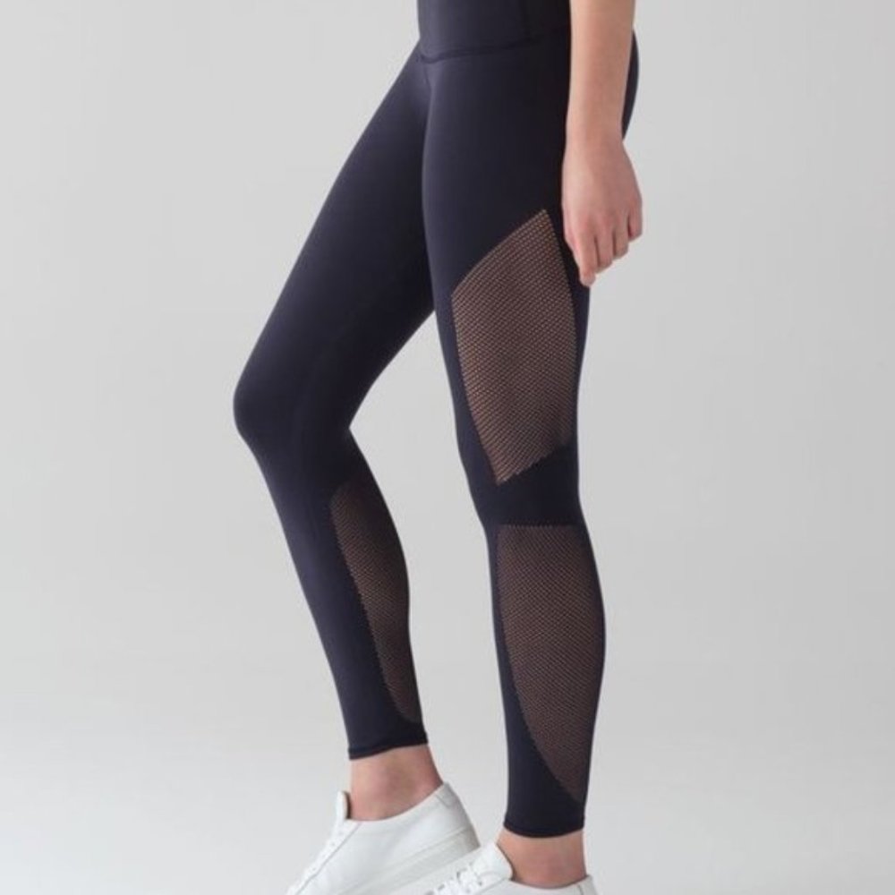 Lululemon Reveal 7/8 Tight Midnight Navy Size Small